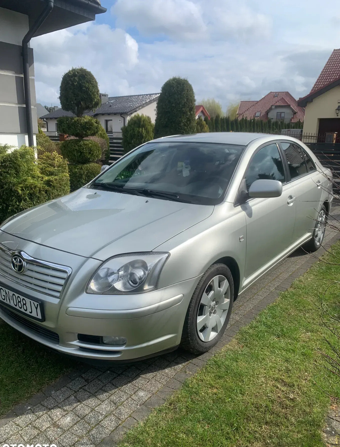 toyota avensis Toyota Avensis cena 15499 przebieg: 219100, rok produkcji 2004 z Kożuchów